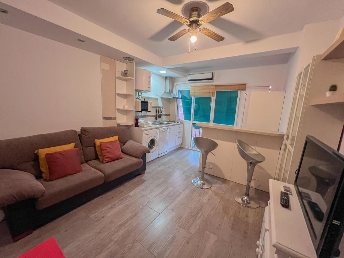 Bonito Apartamento Cerca Del Puerto Malaga Bagian luar foto