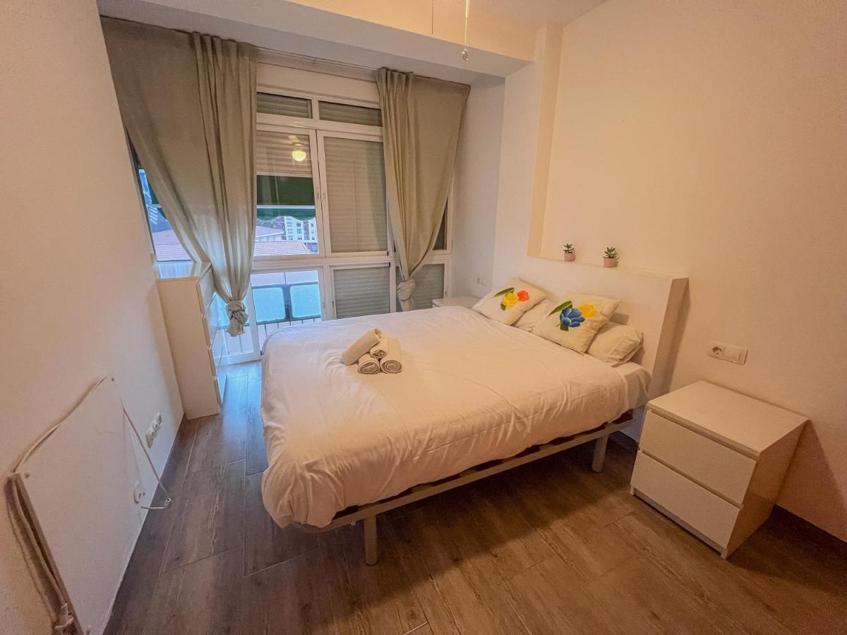 Bonito Apartamento Cerca Del Puerto Malaga Bagian luar foto